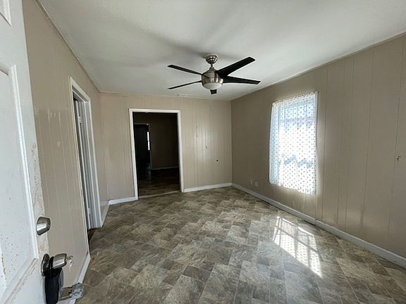 3rd image of 2913 Lawton St