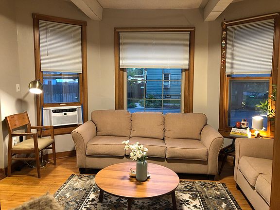 5th image of 1283 Thomas Ave #1