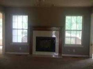 2010 Ruby Travis Dr, Chapmansboro, TN 37035