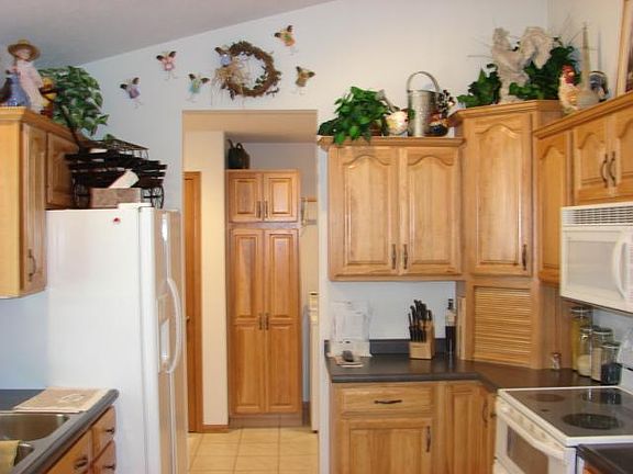 3rd image of 313 Fehrway Dr
