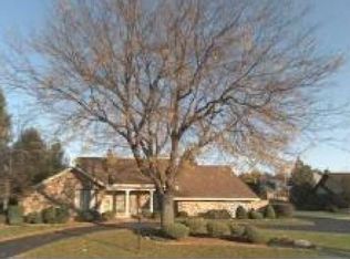 1630 Foxhill Pl, Darien, IL