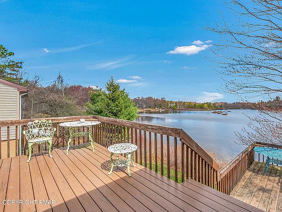 2nd image of 115 Seneca Ct