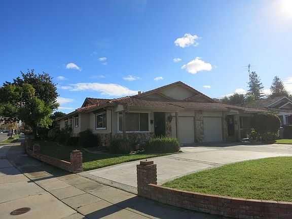 2nd image of 852 Opal Dr