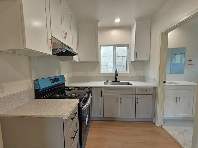 1008 S Bonnie Beach Pl #A — Photo 9