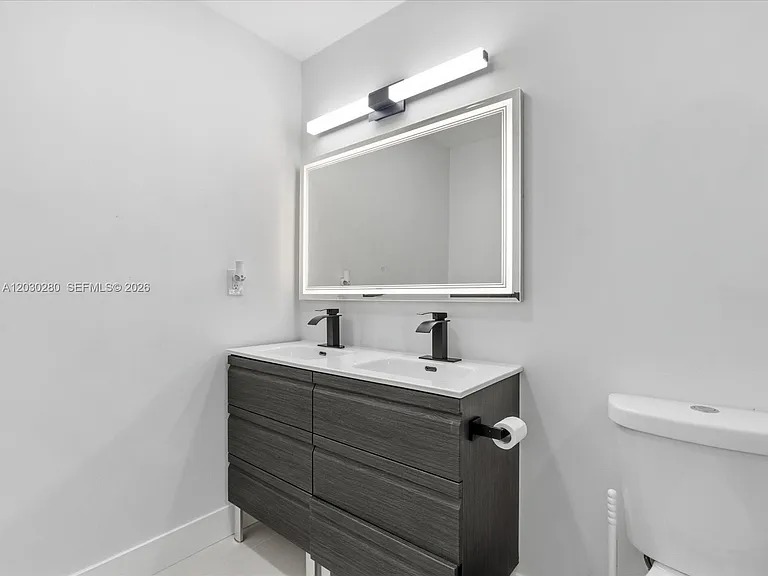 400 NW 30th Ct — Photo 23
