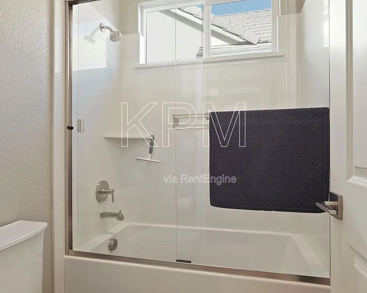 2933 Valencia St — Photo 36
