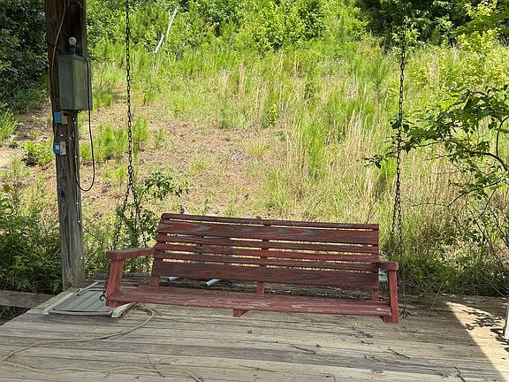 5th image of 659 Dovefield Rd