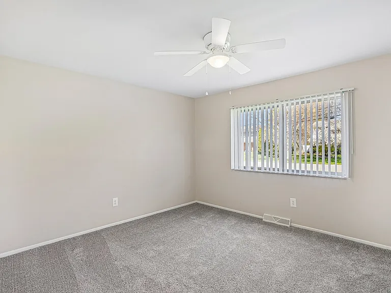 Rivercrest Apartments — Photo 120