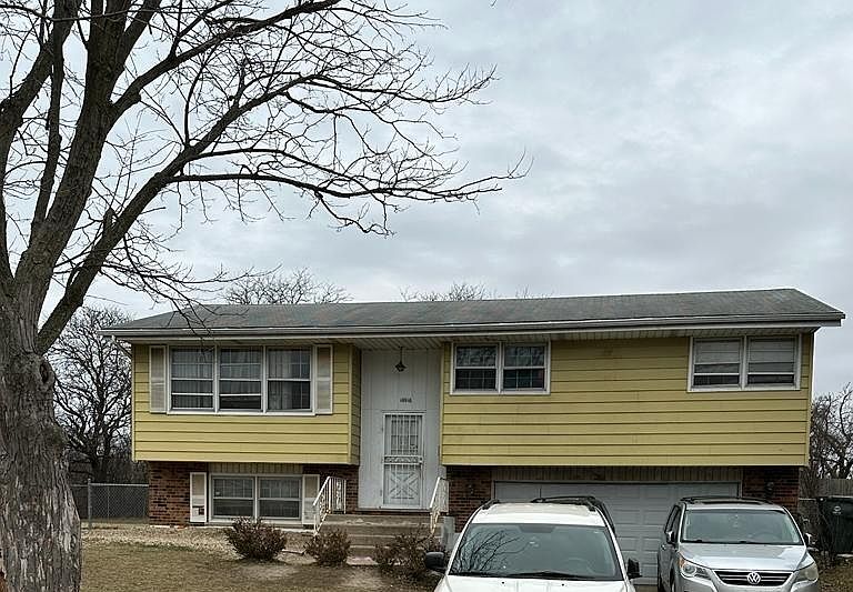 1st image of 16916 Magnolia Dr