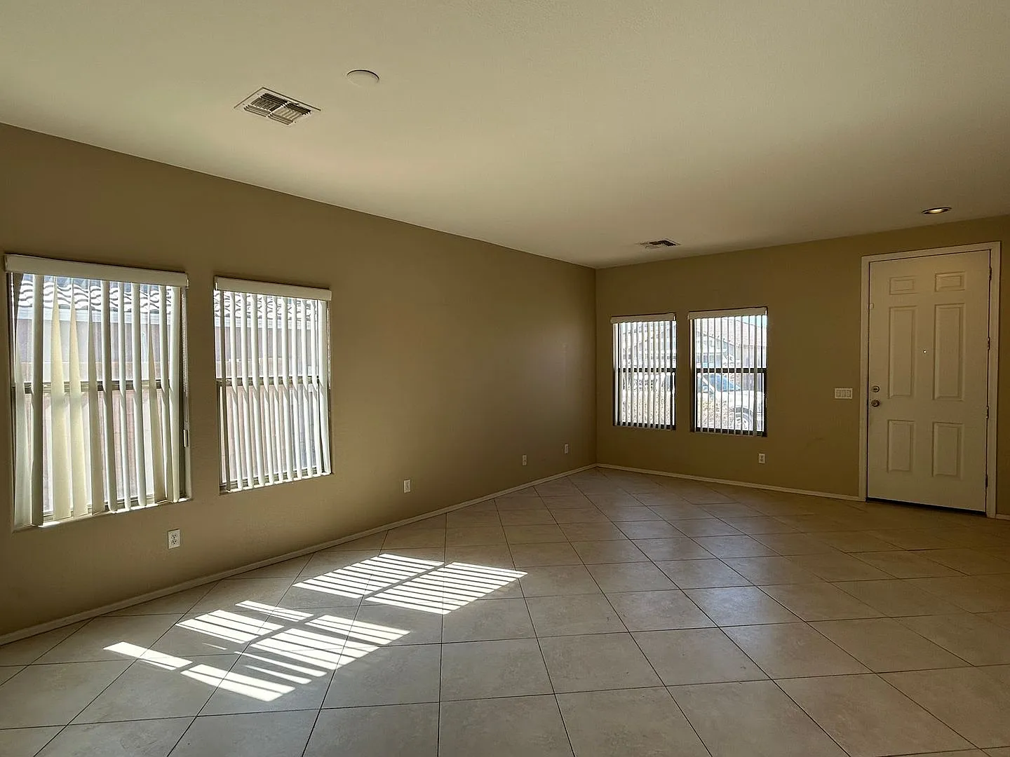 Beautiful Buckeye Home, Nancy Ln — Photo 2