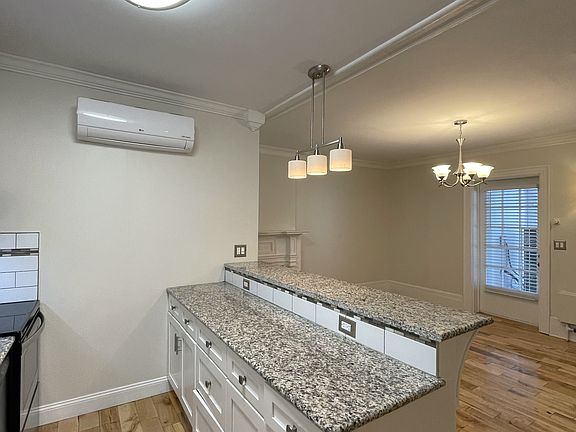 Kitchen/ Living Room