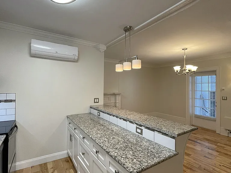 Kitchen/ Living Room
