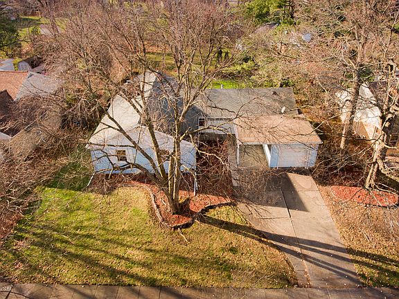 2nd image of 414 S Verlinden Ave