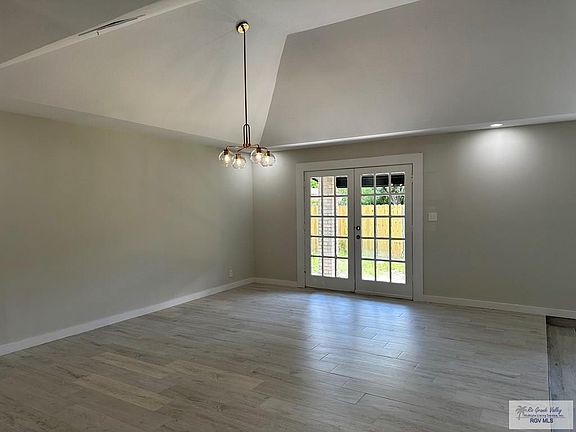 3rd image of 438 Rentfro Blvd