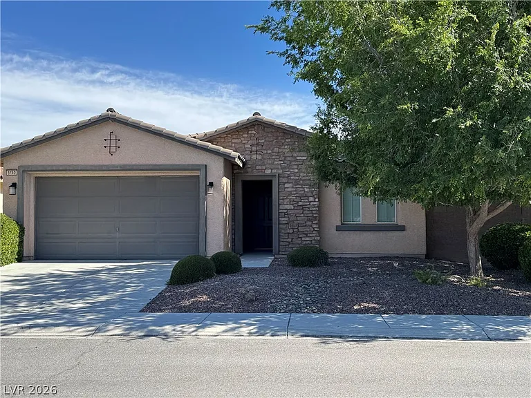 5440 E Finestra St — Photo 2