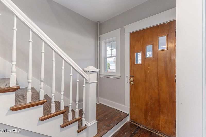 5th image of 596 Morris Street