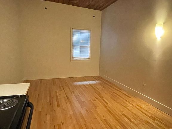 5th image of 219 E Bank St #205
