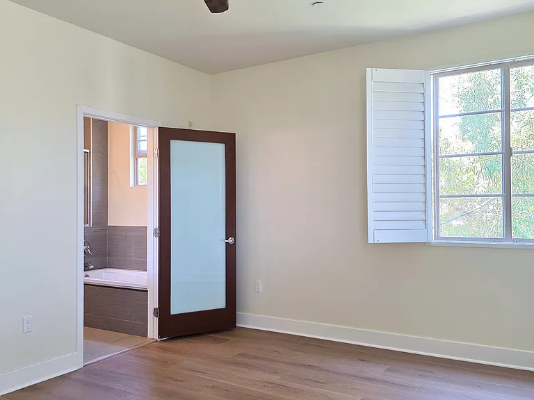 1744 Granville Ave #106 — Photo 10