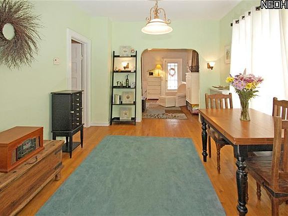 5th image of 1244 W 67th St