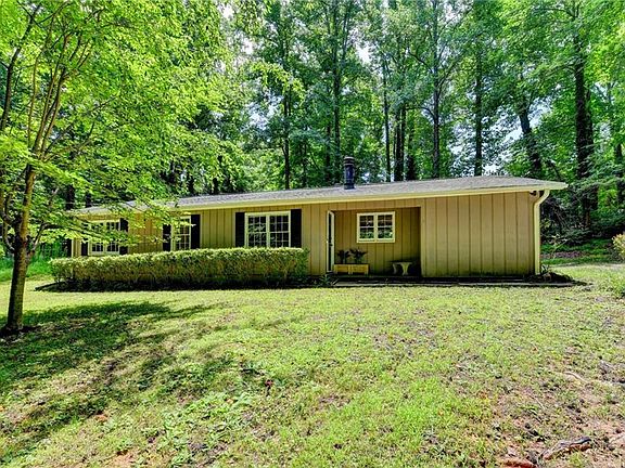 2nd image of 4690 Sewell Dr