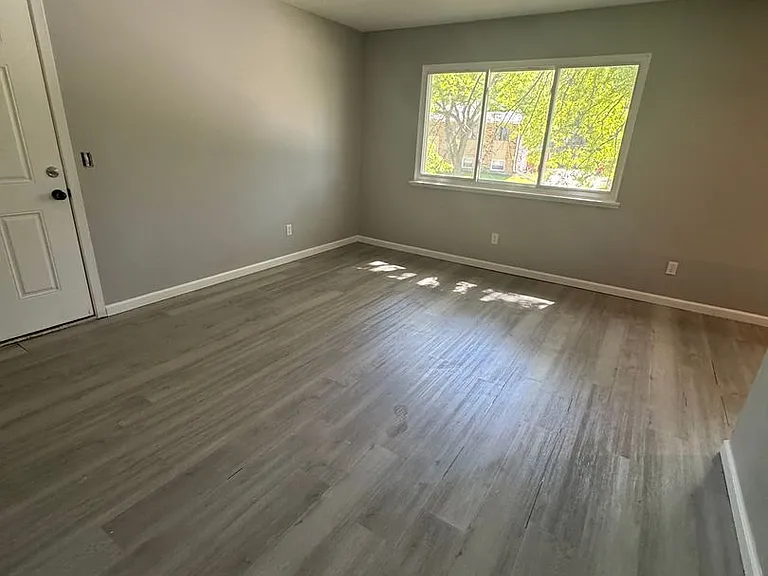3536 Heatherton Dr — Photo 4