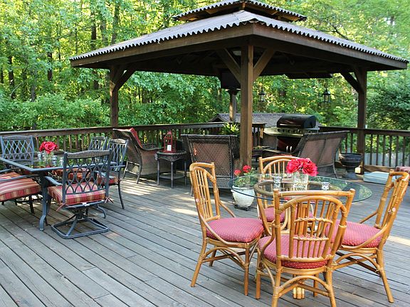 Large Back Deck