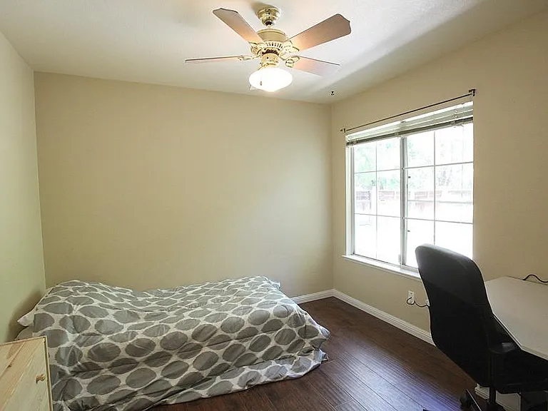 Bedroom 4 - 10x10 with 2x6 closet window Northfacing