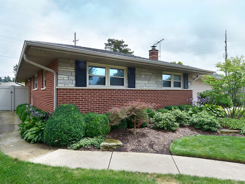 1st image of 775 Shawn Ln