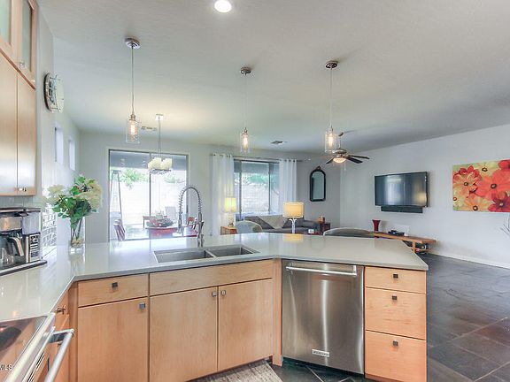 4th image of 2486 E Carla Vista Dr