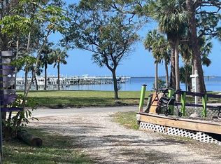 307 Bayshore Dr, Palm Harbor, FL 34683