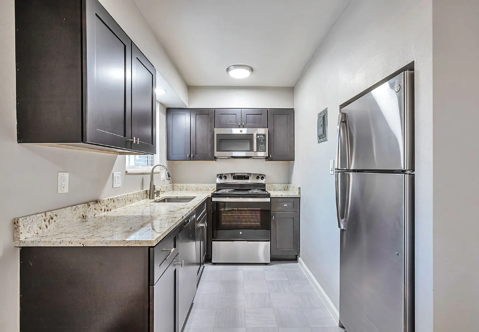 2 bed, 1.0 bath, 1000 sqft, $1,540 — Photo 1