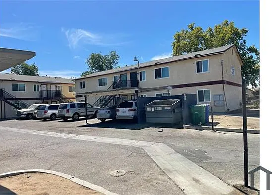 3 bed, 952 sqft, $1,700 — Photo 4