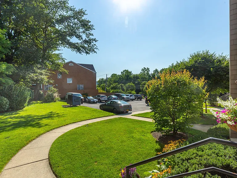 40 Herb Hill Rd #I — Photo 17