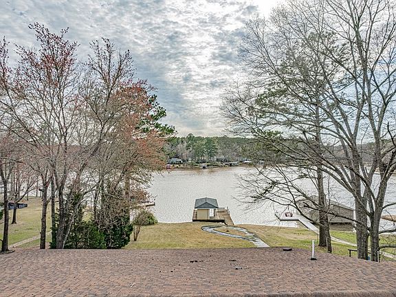 3rd image of 110 Woodhaven Dr