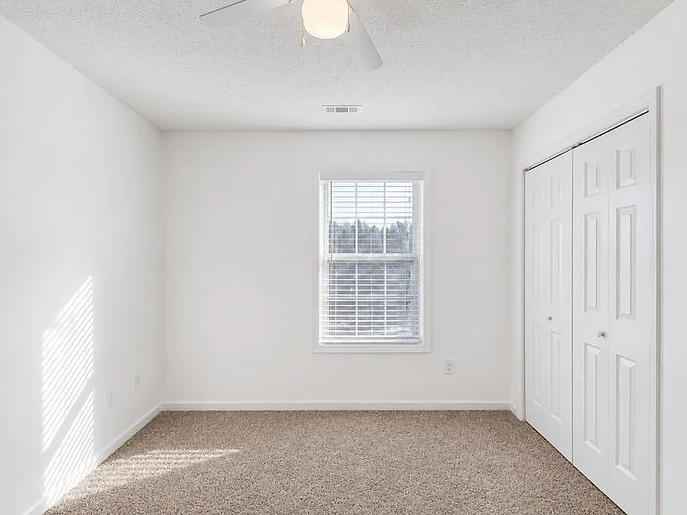 425 Lazy Willow Ln — Photo 11