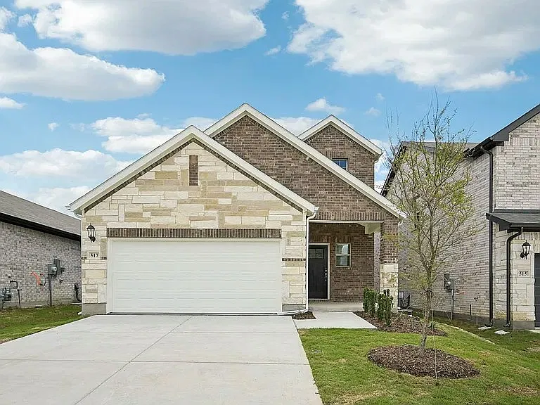 517 Ezra Ln — Photo 1