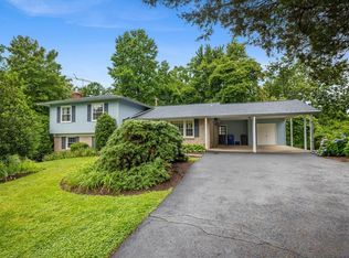 17732 Caddy Dr, Rockville, MD 20855