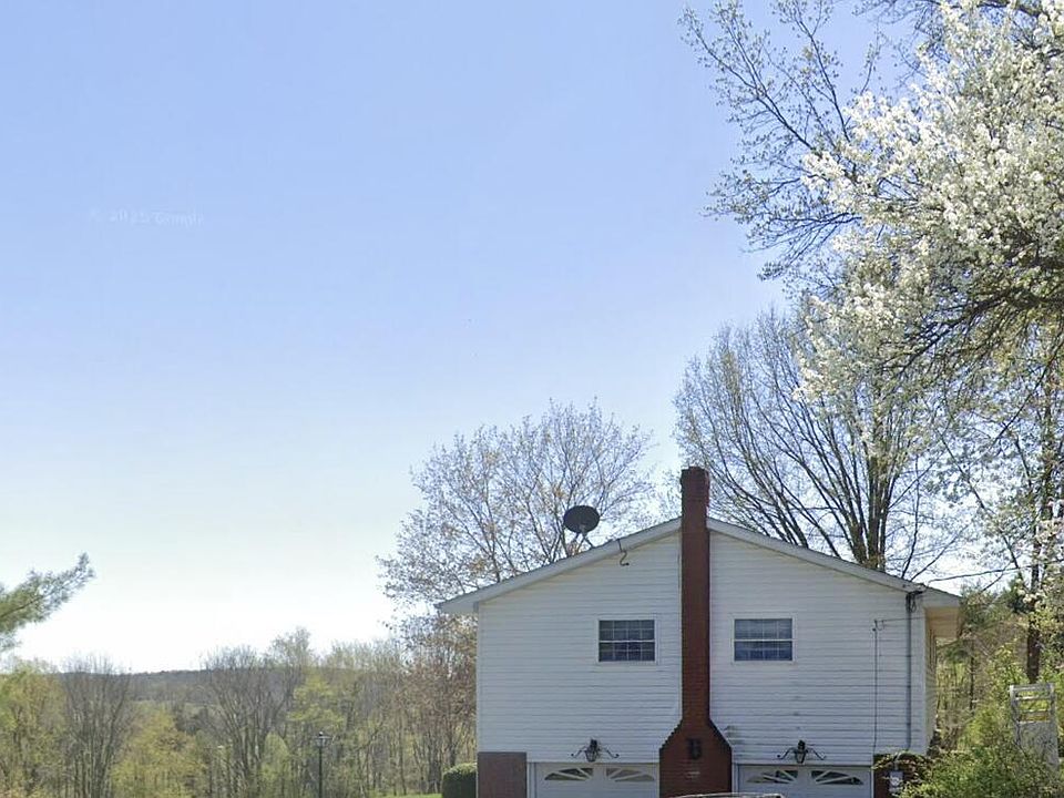 2nd image of 22 Vanishing Pond Rd