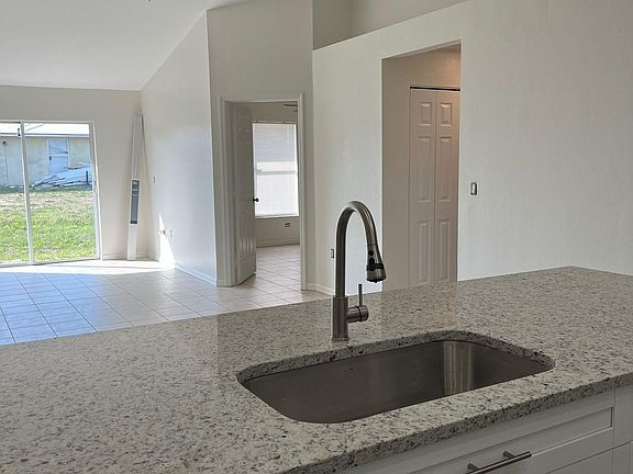 2nd image of 1002 SE 9th Ct