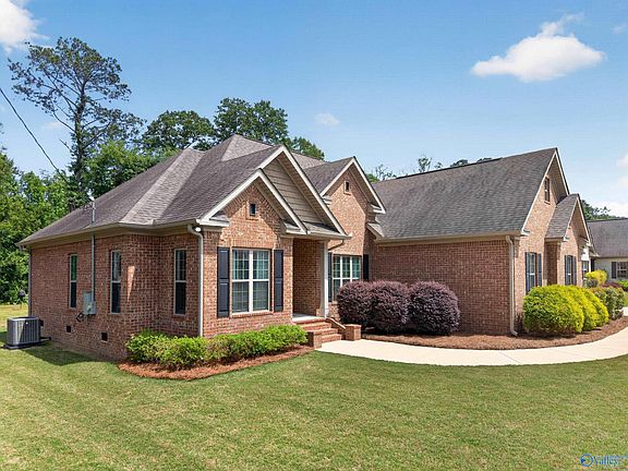 2nd image of 55 Cottonwood Cir