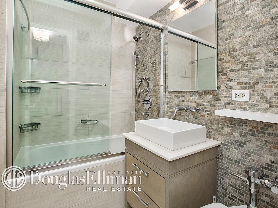 2nd image of 239 E 79th St APT 2K