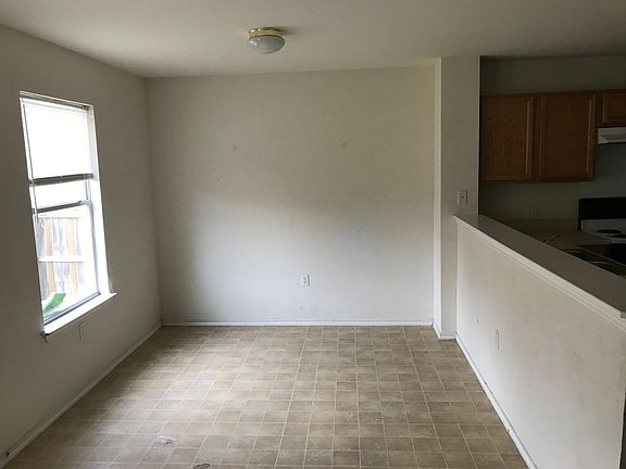 4th image of 1604 Strickland Dr