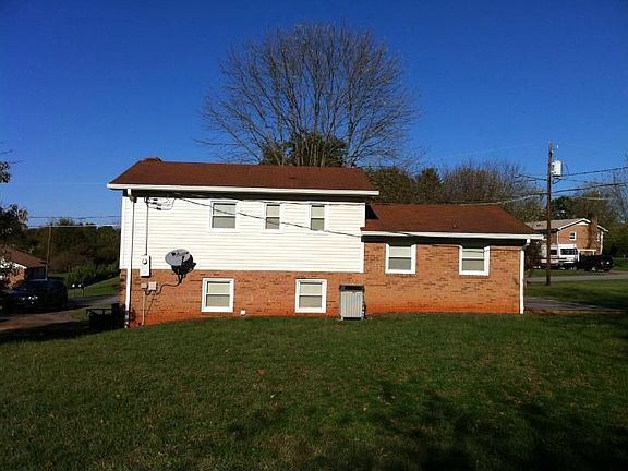 4th image of 1015 Loblolly Ln