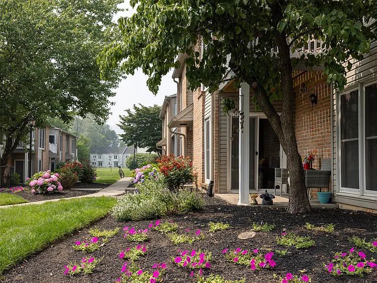 Brookfield Apartments — Photo 10