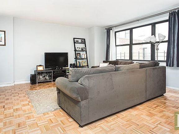 2nd image of 201 E 28th St #3R
