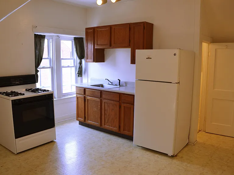 2701 Euclid Ave — Photo 2