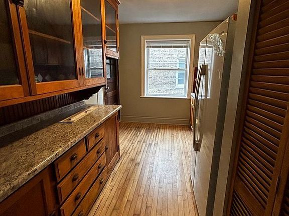 4th image of 2536 N Kilbourn Ave #1
