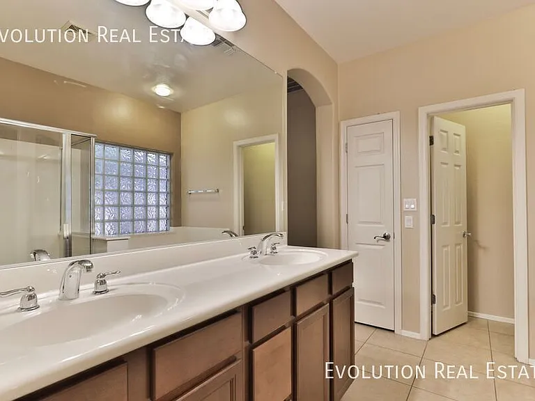 3067 E Palmdale Ln — Photo 21