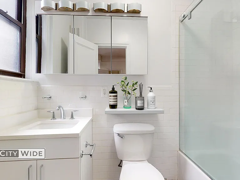 140 E 46th St #7K — Photo 4