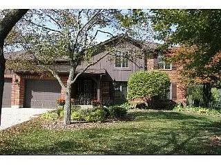 90 Golfview Ln APT B photo 1